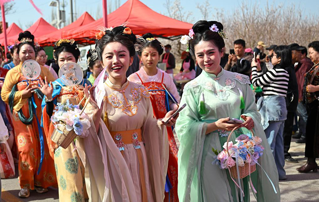 前4月网上服务零售额超2.4万亿元