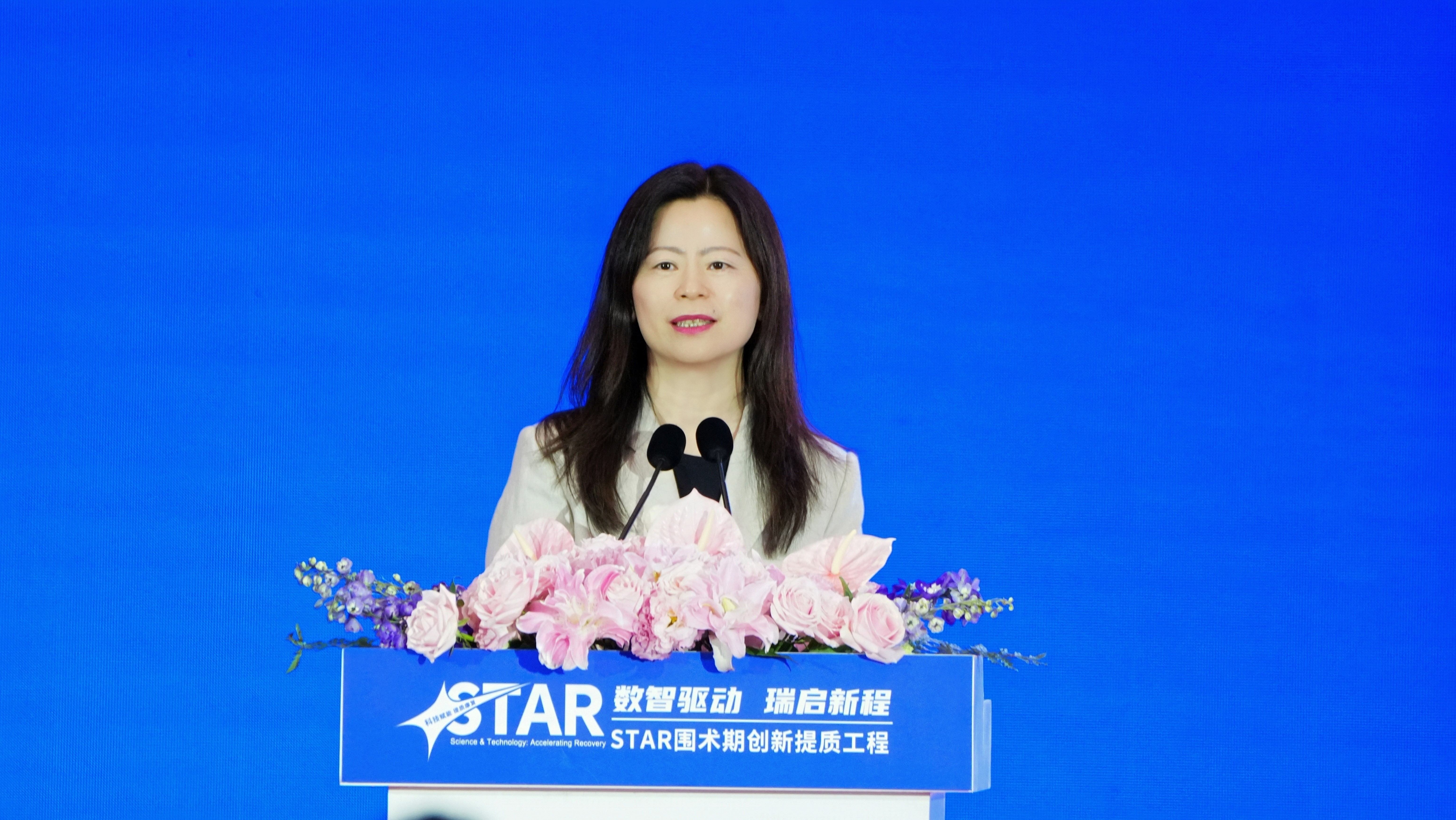 冯佶围绕本土药企加强自主研发能力分享观点。王祎鑫 摄